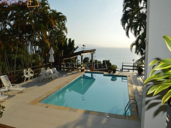 Casa para Venda com 9 quartos, em PRAIA DAS CIGARRAS com 454m²