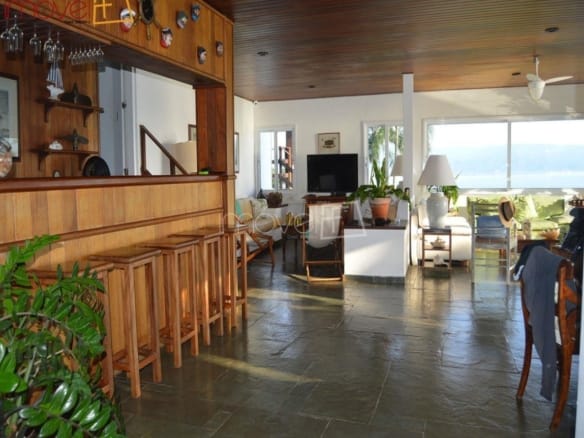 Casa para Venda com 9 quartos, em PRAIA DAS CIGARRAS com 454m²