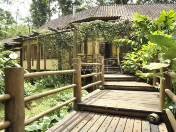 Casa para Venda com 3 quartos, em PRAIA DE CAMBURI com 514m²
