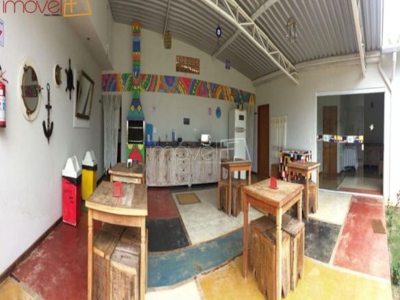 Hotel para Venda com 16 quartos, em Maranduba com 1500m²
