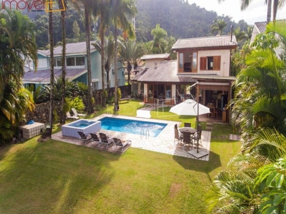 Casa no Condomínio Costa Verde Tabatinga com 5 quartos, na Praia de Tabatinga com 330m²
