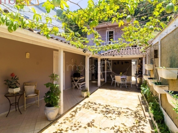 Casa para Venda com 4 quartos, em JARDIM TERRALÃO com 200m²
