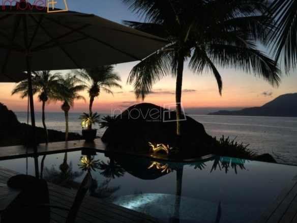 Casa para Venda com 6 quartos, em Praia do Curral com 150m²