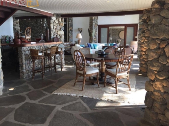 Casa para Venda com 6 quartos, em Praia do Curral com 150m²
