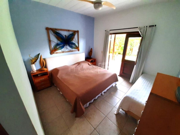 Casa para Venda com 5 quartos, em DELFIM VERDE com 330m²