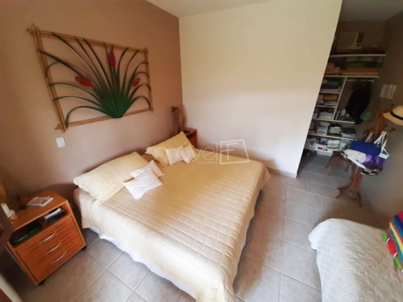 Casa para Venda com 5 quartos, em DELFIM VERDE com 330m²