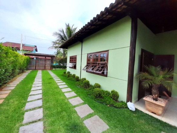 Casa para Venda com 5 quartos, em DELFIM VERDE com 330m²