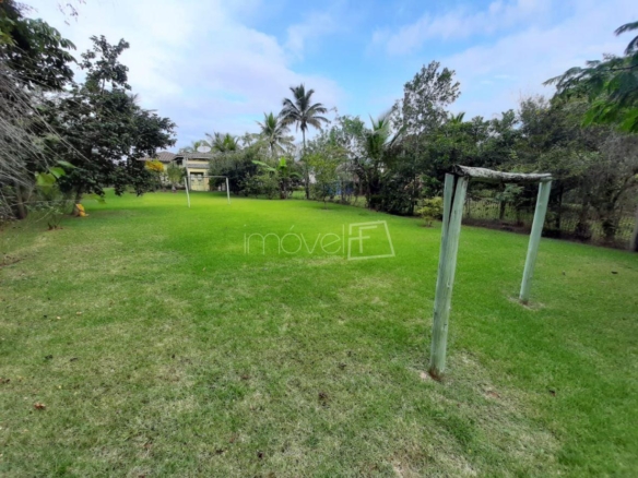 Casa para Venda com 5 quartos, em DELFIM VERDE com 330m²