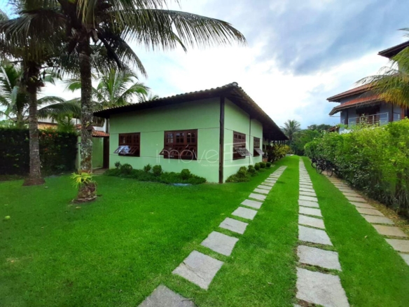 Casa para Venda com 5 quartos, em DELFIM VERDE com 330m²