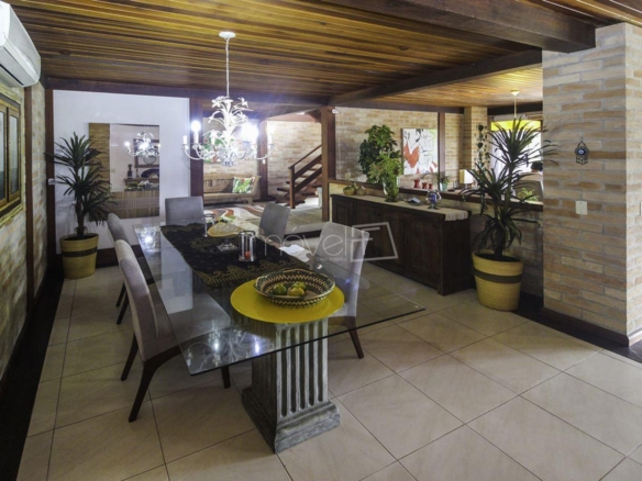 Casa para Venda com 5 quartos, em  com 508,95m²