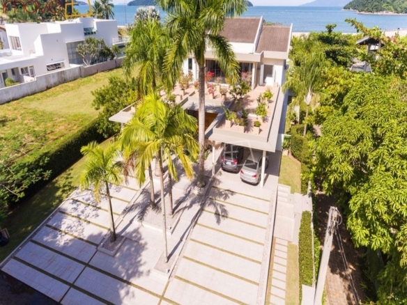Casa de Condomínio para Venda com 7 quartos, em COCANHA com 1000m²