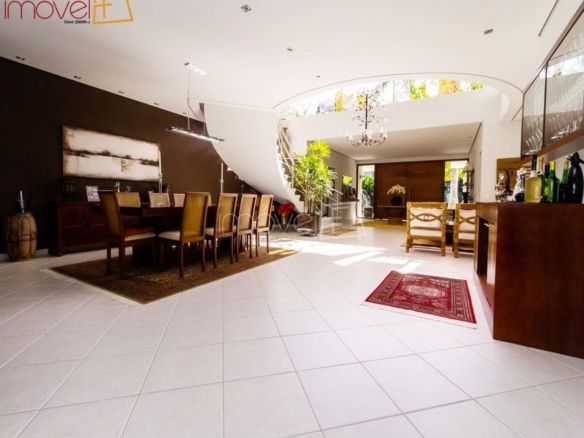 Casa de Condomínio para Venda com 7 quartos, em COCANHA com 1000m²