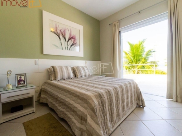Casa de Condomínio para Venda com 7 quartos, em COCANHA com 1000m²