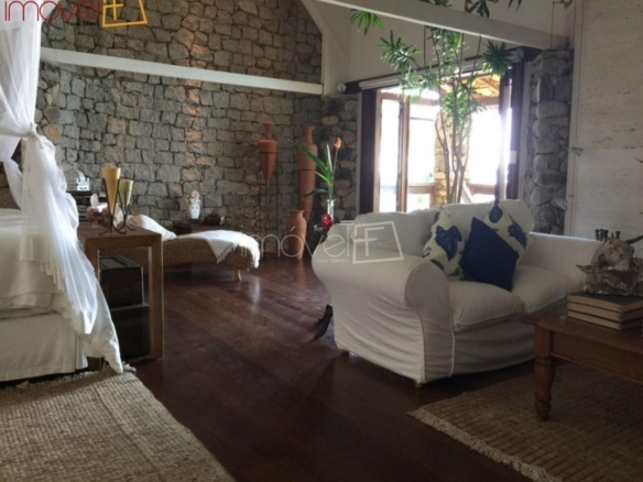 Casa para Venda com 6 quartos, em Praia do Curral com 150m²