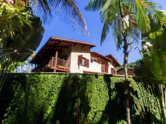 Casa de Condomínio para Venda com 5 quartos, em COCANHA com 480m²