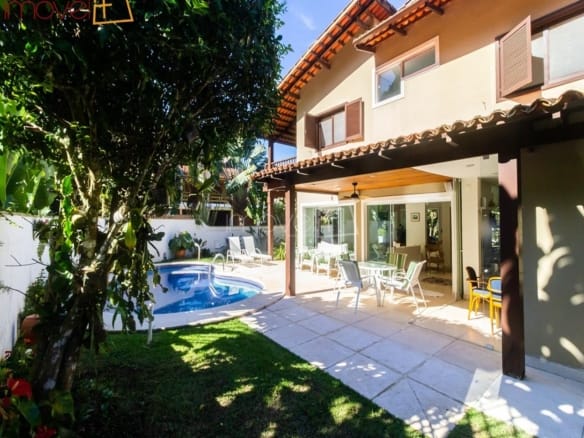 Casa de Condomínio para Venda com 5 quartos, em COCANHA com 480m²