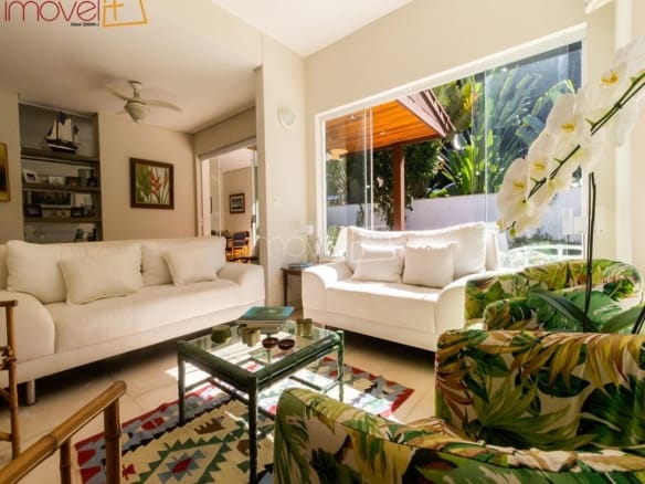 Casa de Condomínio para Venda com 5 quartos, em COCANHA com 480m²