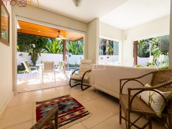 Casa de Condomínio para Venda com 5 quartos, em COCANHA com 480m²