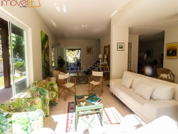 Casa de Condomínio para Venda com 5 quartos, em COCANHA com 480m²