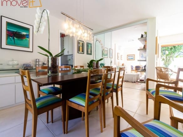 Casa de Condomínio para Venda com 5 quartos, em COCANHA com 480m²