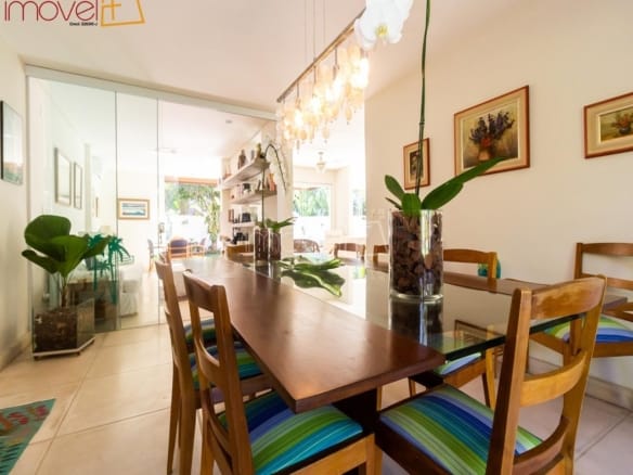Casa de Condomínio para Venda com 5 quartos, em COCANHA com 480m²