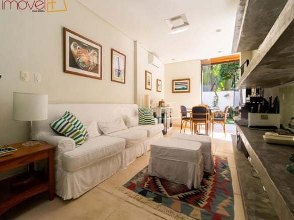 Casa de Condomínio para Venda com 5 quartos, em COCANHA com 480m²