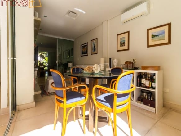 Casa de Condomínio para Venda com 5 quartos, em COCANHA com 480m²