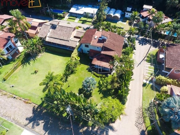 Casa de Condomínio para Venda com 5 quartos, em COCANHA com 480m²