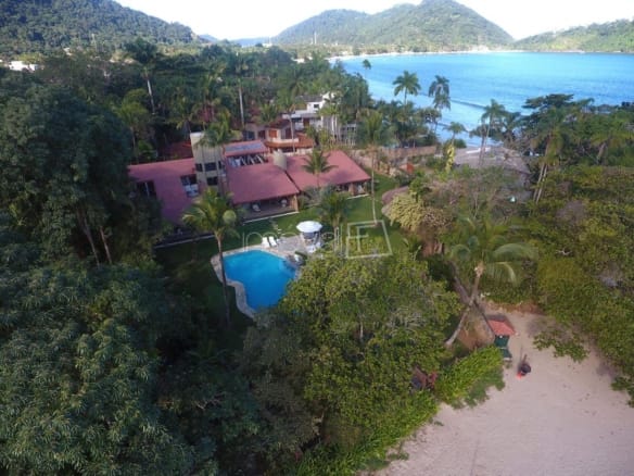 Casa de Condomínio para Venda com 5 quartos, em Domingas Dias, Ubatuba com 800m²