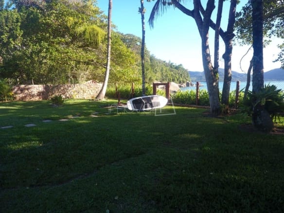 Casa de Condomínio para Venda com 5 quartos, em Domingas Dias, Ubatuba com 800m²