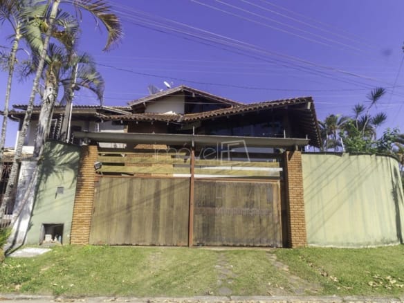 Casa para Venda com 3 quartos, em MARTIM DE SÁ com 310m²