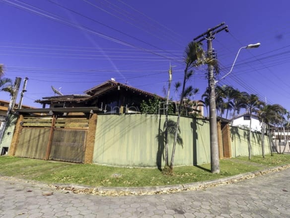 Casa para Venda com 3 quartos, em MARTIM DE SÁ com 310m²