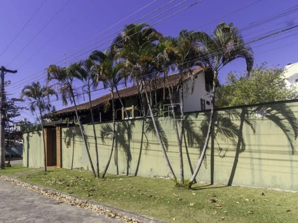 Casa para Venda com 3 quartos, em MARTIM DE SÁ com 310m²