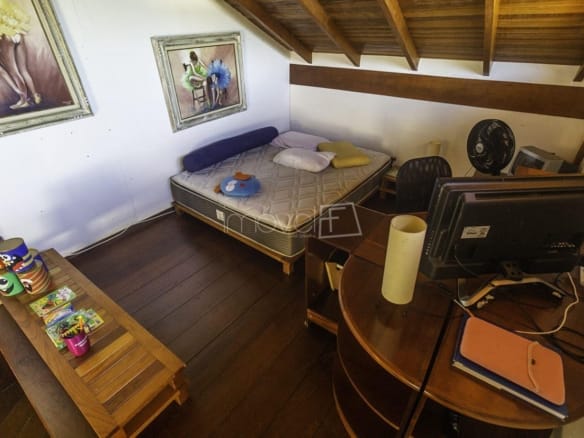 Casa para Venda com 3 quartos, em MARTIM DE SÁ com 310m²