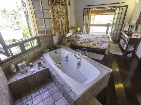 Casa para Venda com 3 quartos, em MARTIM DE SÁ com 310m²