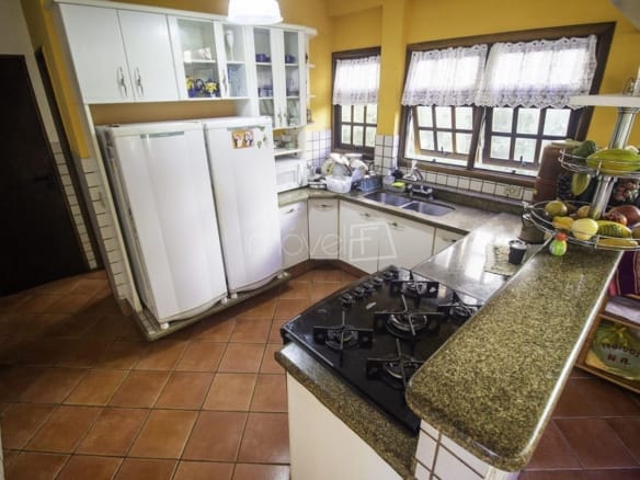 Casa para Venda com 3 quartos, em MARTIM DE SÁ com 310m²
