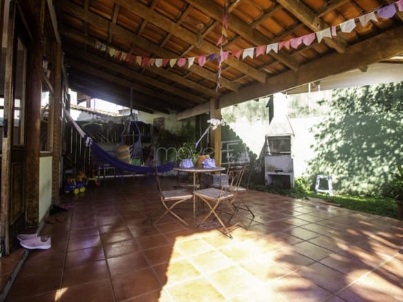 Casa para Venda com 3 quartos, em MARTIM DE SÁ com 310m²