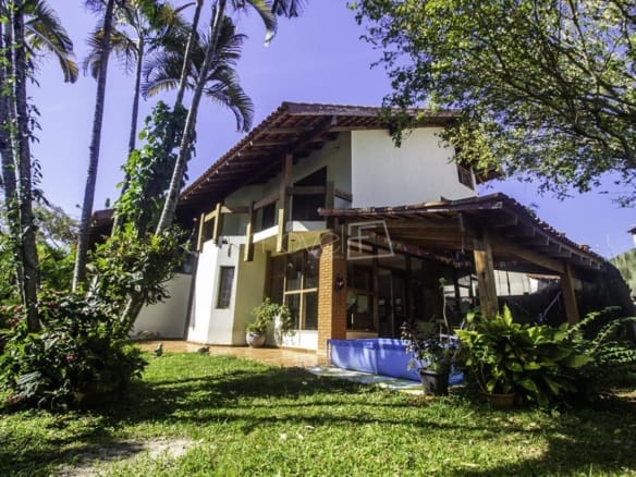 Casa para Venda com 3 quartos, em MARTIM DE SÁ com 310m²