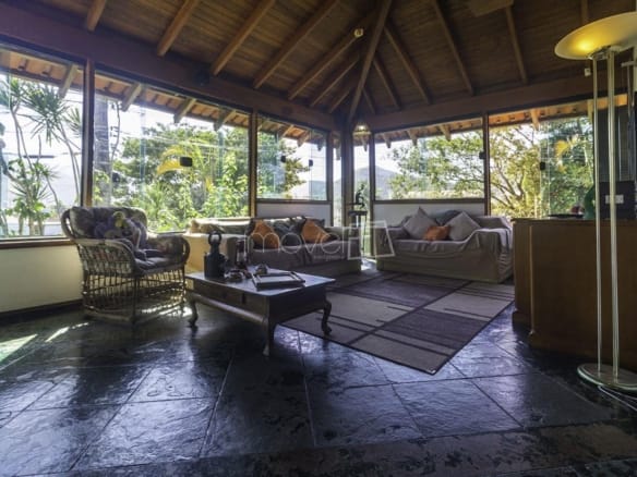 Casa para Venda com 3 quartos, em MARTIM DE SÁ com 310m²