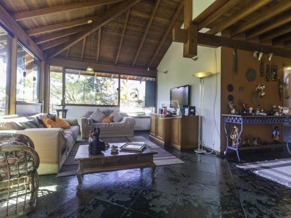 Casa para Venda com 3 quartos, em MARTIM DE SÁ com 310m²