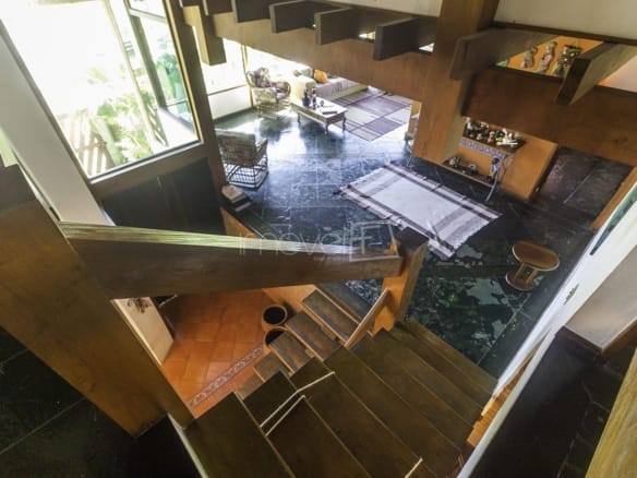 Casa para Venda com 3 quartos, em MARTIM DE SÁ com 310m²