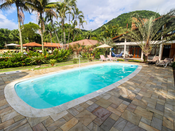 Casa de Condomínio para Venda com 5 quartos, em Praia Dura com 553m²
