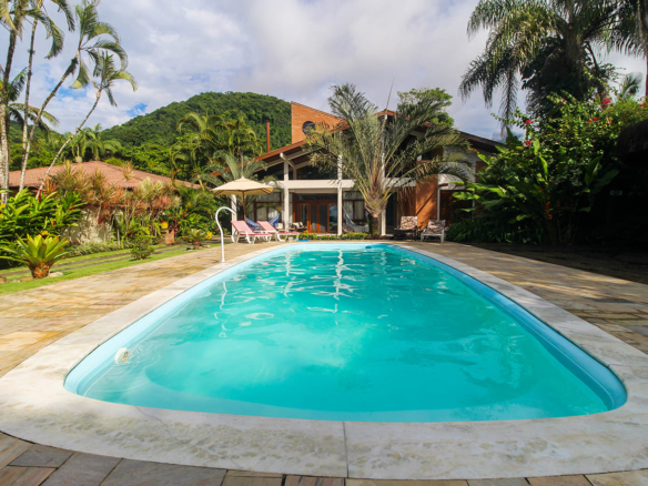 Casa de Condomínio para Venda com 5 quartos, em Praia Dura com 553m²