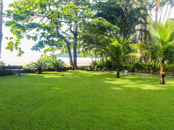 Casa de Condomínio para Venda com 5 quartos, em Praia Dura com 553m²