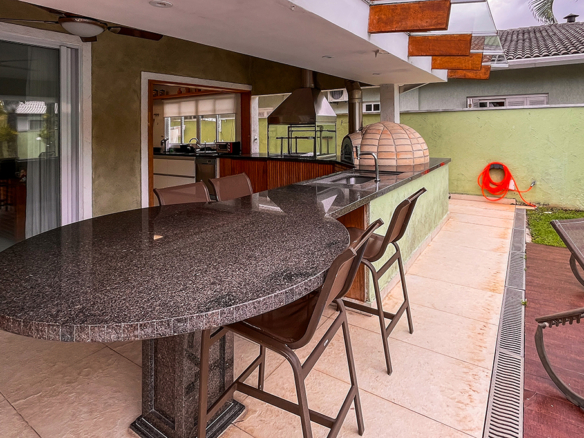 Costa Verde Tabatinga • Casa com 4 suítes e área gourmet completa
