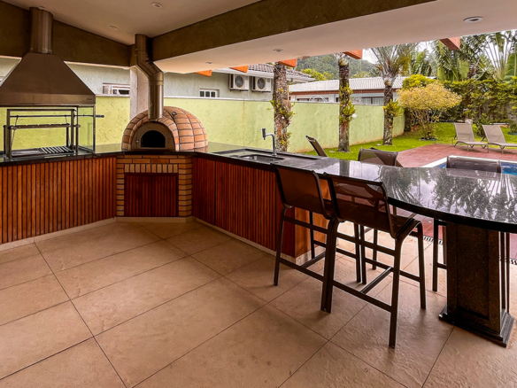 Costa Verde Tabatinga • Casa com 4 suítes e área gourmet completa