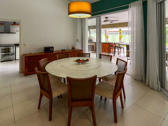 Costa Verde Tabatinga • Casa com 4 suítes e área gourmet completa