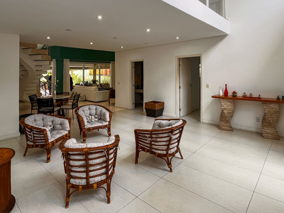 Costa Verde Tabatinga • Casa com 4 suítes e área gourmet completa