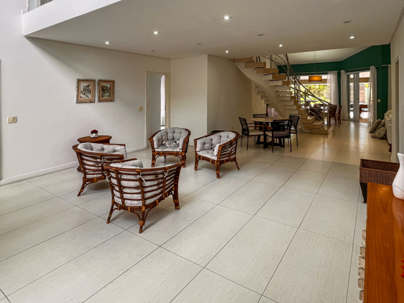 Costa Verde Tabatinga • Casa com 4 suítes e área gourmet completa