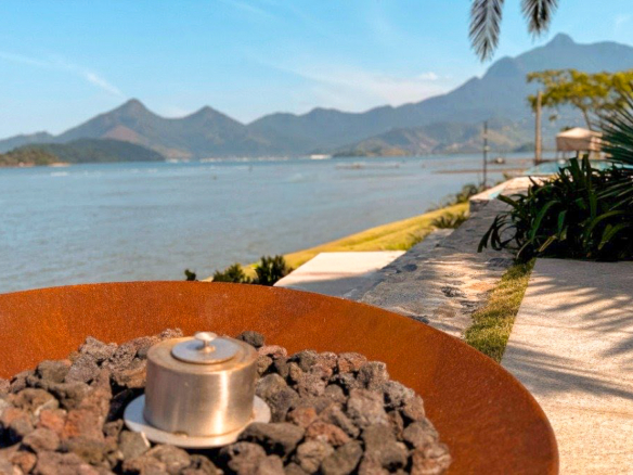 Casa de Condomínio para Venda com 8 quartos, em Bracuí (Cunhambebe) com 3000m²
